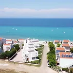 Oleandra By The Sea Villa *